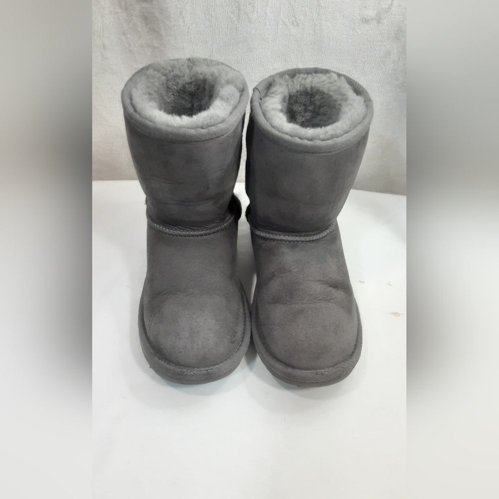 UGG Kids Classic Short Boots in Gray